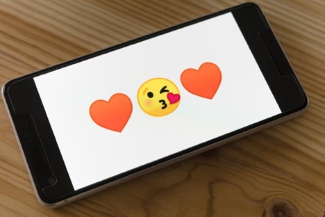 The Perks of Online Dating: What Makes it Better Than Traditional Dating?