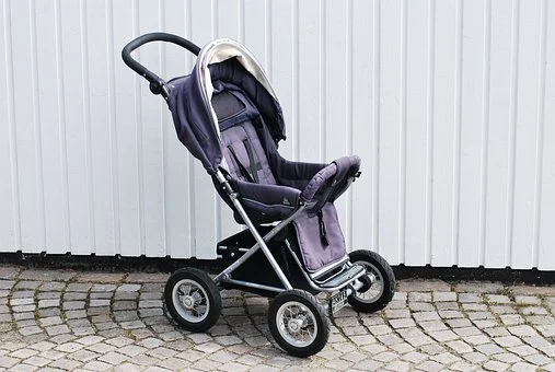 Buying a Stroller? Here's What to Look For