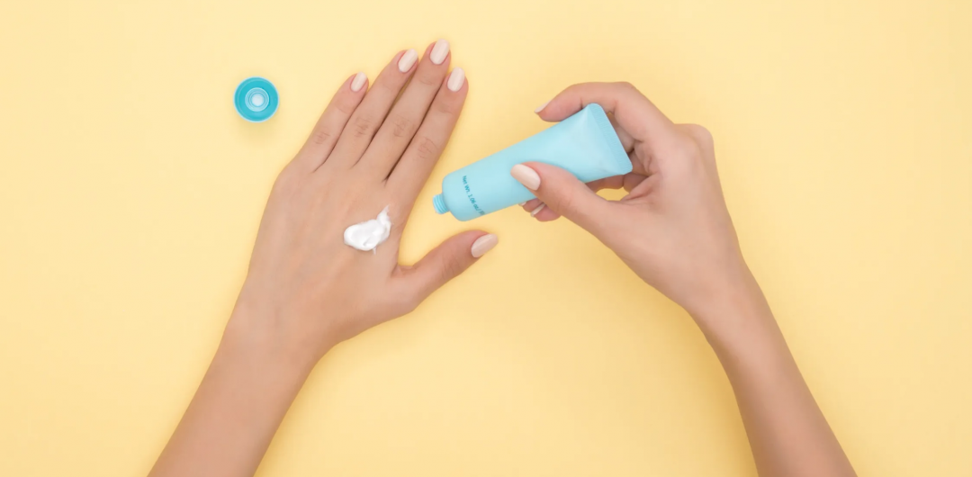 How to Keep Your Hands Moisturized During Winter